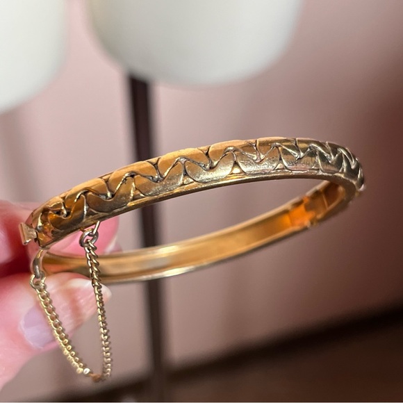 Vintage 80 90 Retro Heavy Gold plated Omega Chain Mobwife Bangle Bracelet - Picture 4 of 13